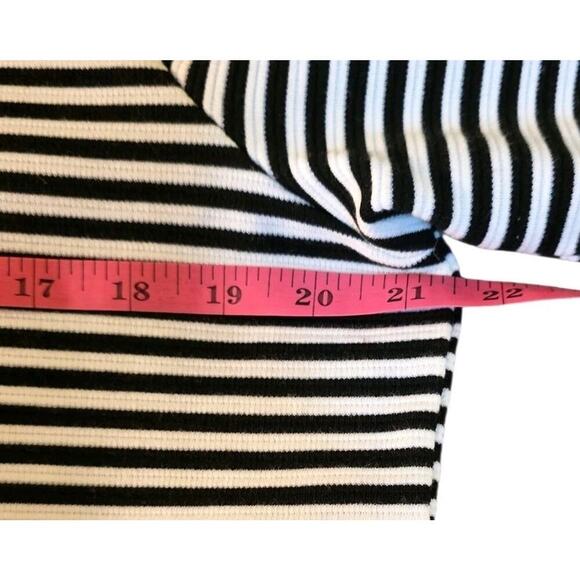 Chico's Women's Pullover Blouse Tunic Zip Shoulders Size 2 US L/12 Black White - Picture 5 of 7